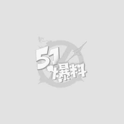 高颜值网红 sksiren 精致五官美腿玉足令人惊艳 振动棒潮喷湿床单